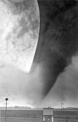 1946 Windsor–Tecumseh tornado httpsuploadwikimediaorgwikipediacommonsthu