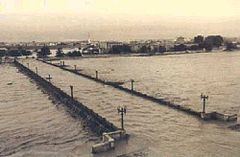 1957 Valencia flood httpsuploadwikimediaorgwikipediacommonsthu