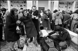 1976 Friuli earthquake Magnum Photos