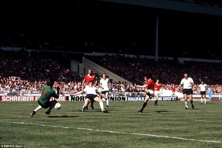 1977 FA Cup Final httpssmediacacheak0pinimgcomoriginalsc4