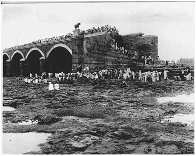 1979 Machchhu dam failure Machhu dam disaster of 1979 in Gujarat Discussion on a book by Tom