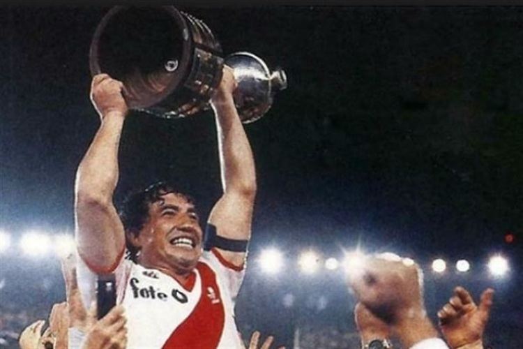 1986 Copa Libertadores Para completar el lbum las fotos y las tapas de LA NACIN de las