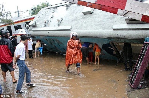 1987 Bintaro train crash At least 10 dead after Bintaro train crashes into fuel tanker in