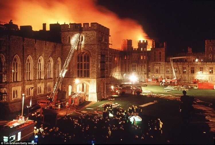 1992 Windsor Castle fire Windsor Castle goes up in flames during the Queen39s 39annus