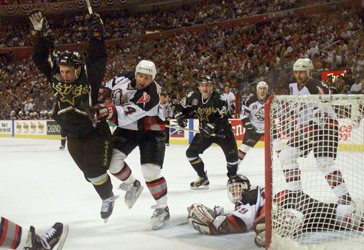 1999 Stanley Cup Finals Career in a Year Photos 1999 Hull39s goal wins Stanley Cup for