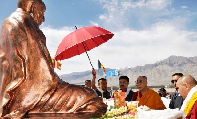 19th Kushok Bakula Rinpoche Dalai Lama unveiled the statue of 19th Kushok Bakula at Leh Ground