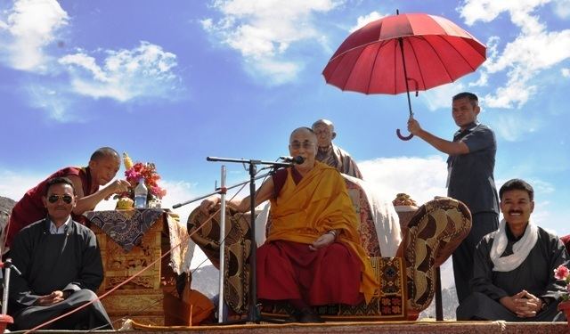 19th Kushok Bakula Rinpoche Dalai Lama unveiled the statue of 19th Kushok Bakula at Leh Ground