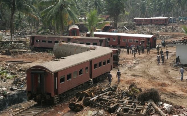 2004 Sri Lanka tsunami train wreck Asian Tsunami5 How a packed train headed to disaster with no