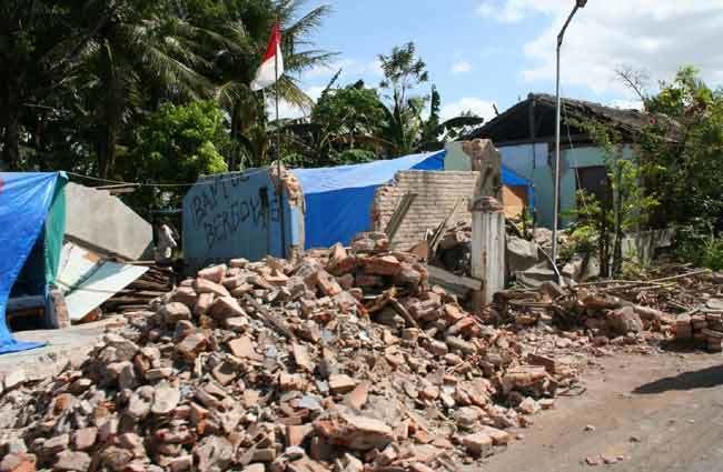 2006 Yogyakarta earthquake Aid worker diary from Indonesia remembering Yogyakarta earthquake