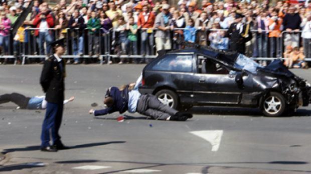 2009 attack on the Dutch Royal Family Dutch royal attack five killed as car hits crowd Photos Queen