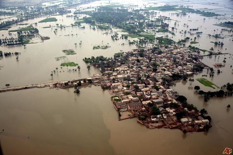 2010 Pakistan floods httpsrevintcanfileswordpresscom201009paki