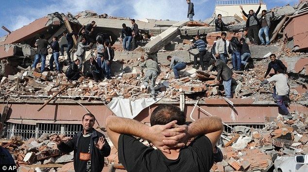 2011 Van earthquake Turkey earthquake 2011 death toll rises 270 killed and over 1300
