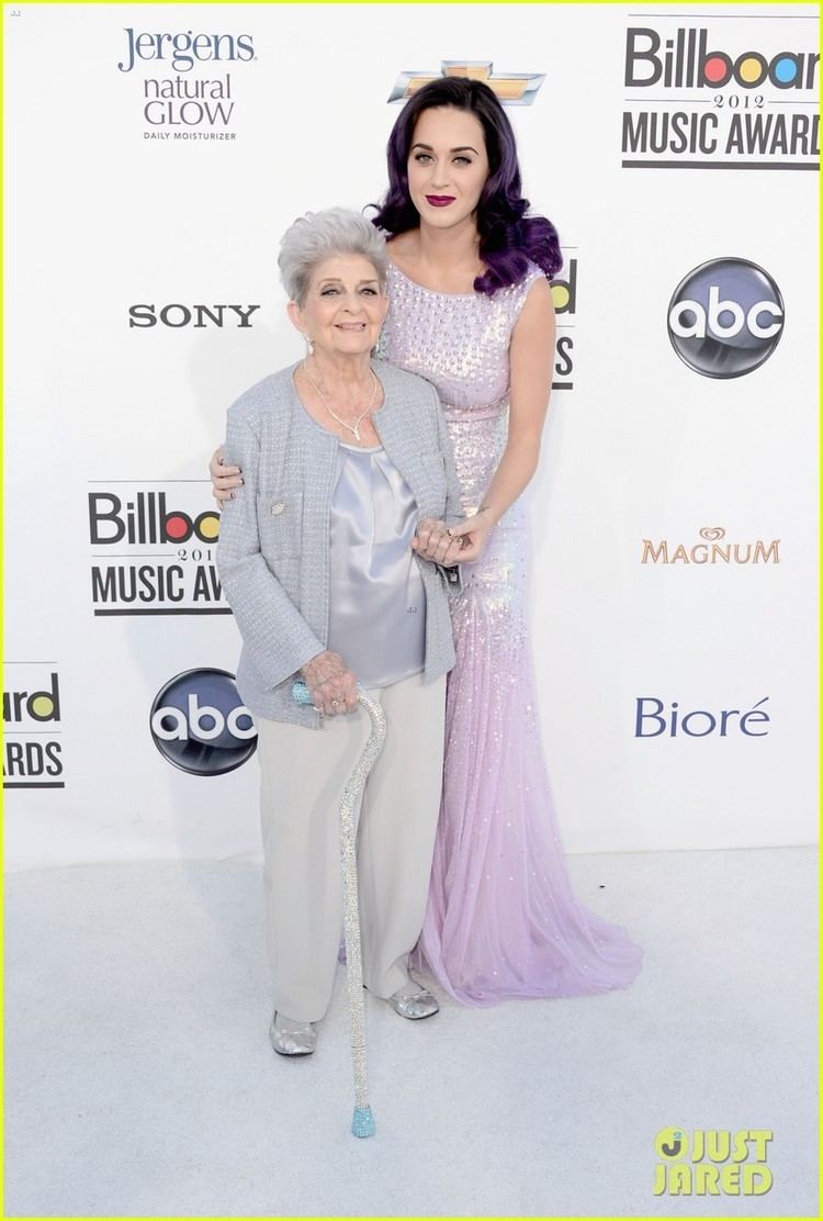 2012 Billboard Music Awards Katy Perry Billboard Awards 2012 with Grandmother Ann Photo