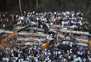 2013 Thane building collapse Thane building collapse 45 dead Prithviraj Chavan visits site