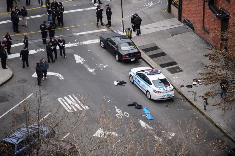 2014 killings of NYPD officers 2 NYPD Cops Shot And Killed Execution Style In Brooklyn