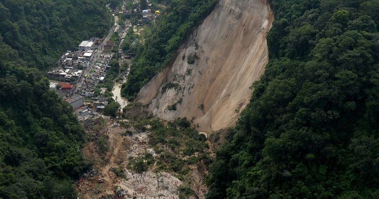 2015 Guatemala landslide Guatemala landslide kills 30 hundreds missing