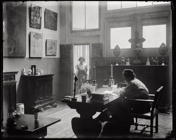 27 rue de Fleurus Man Ray Gertrude Stein and Alice Toklas in the atelier at 27 rue de