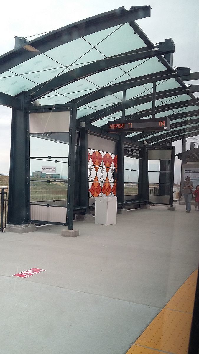 40th Ave & Airport Blvd–Gateway Park station