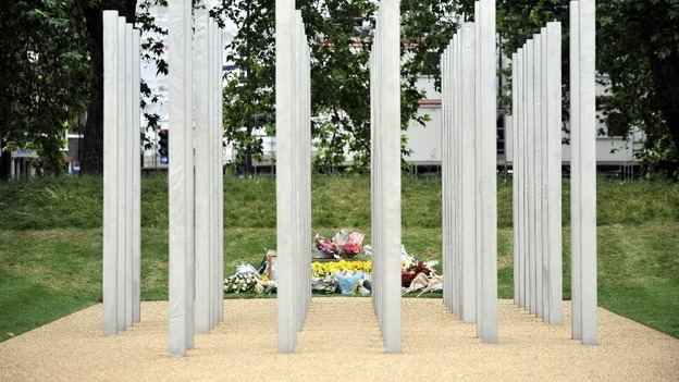 7 July Memorial Graffiti removed from 7 July memorial ITV News