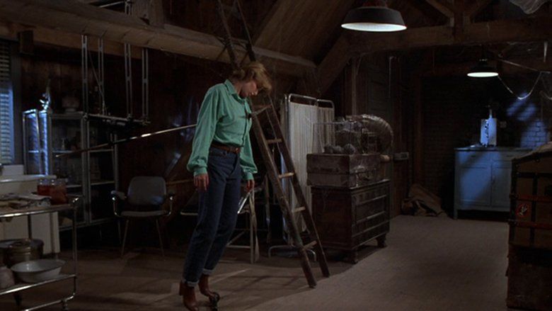 Crawlspace (1986 film) movie scenes