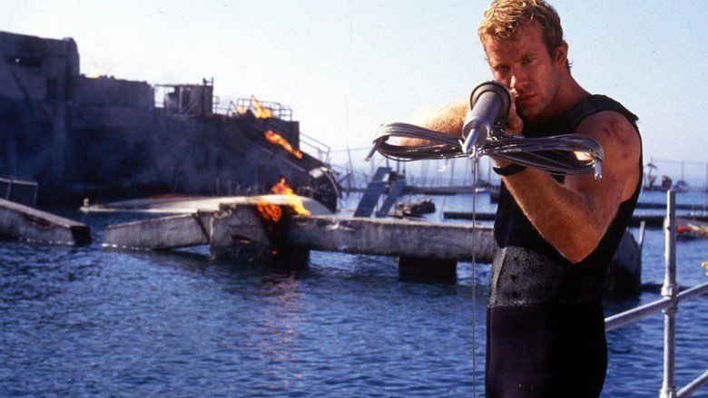 Deep Blue Sea (1999 film) movie scenes