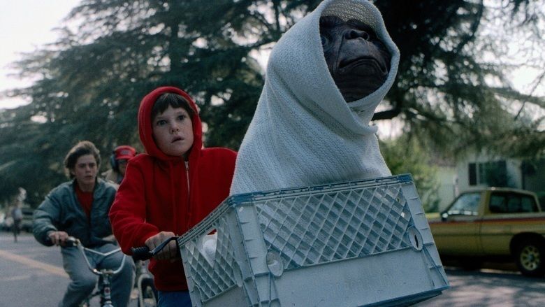 ET the Extra Terrestrial movie scenes