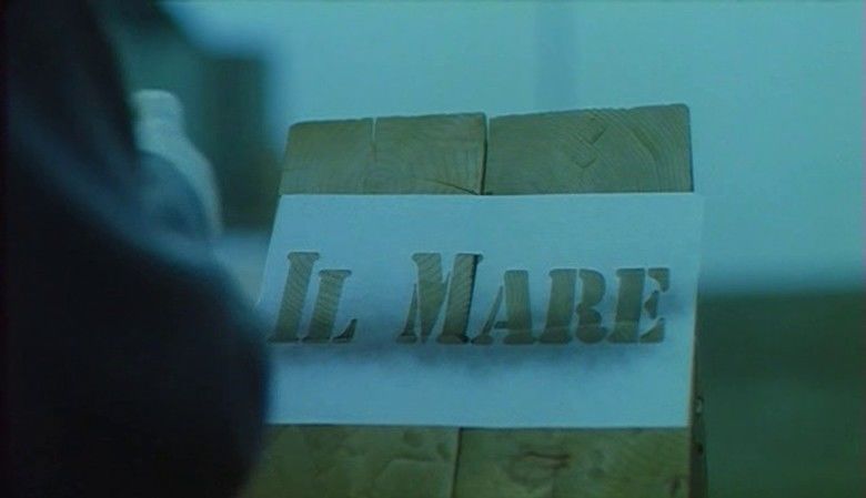 Il Mare movie scenes