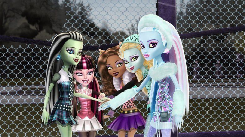 Monster High: Why Do Ghouls Fall in Love movie scenes