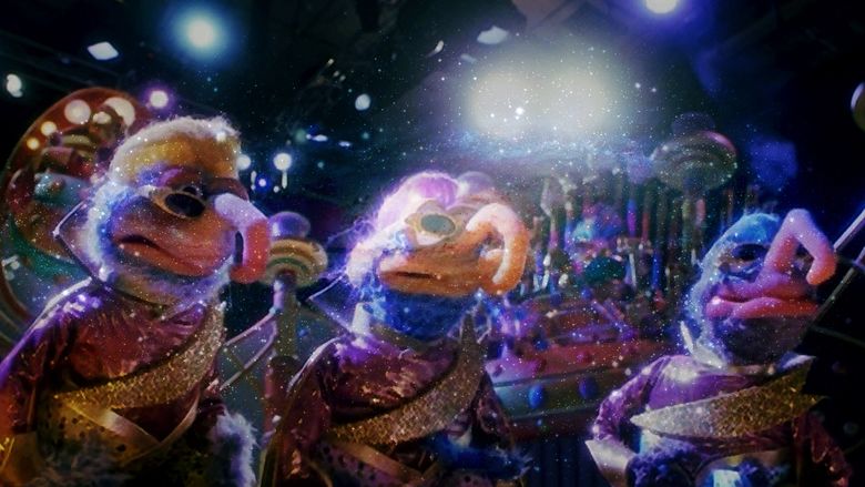 Muppets from Space movie scenes