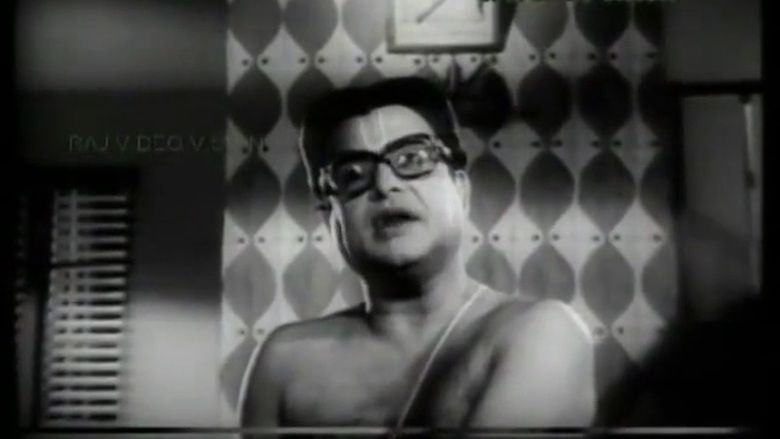 Naan Avanillai (1974 film) movie scenes