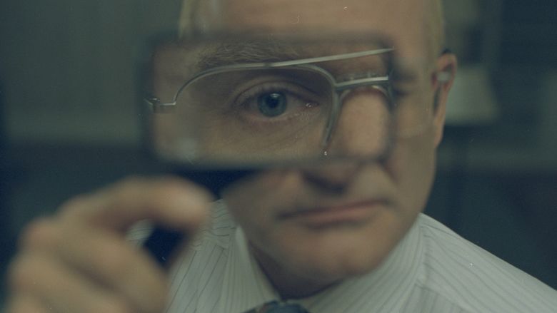 One Hour Photo movie scenes