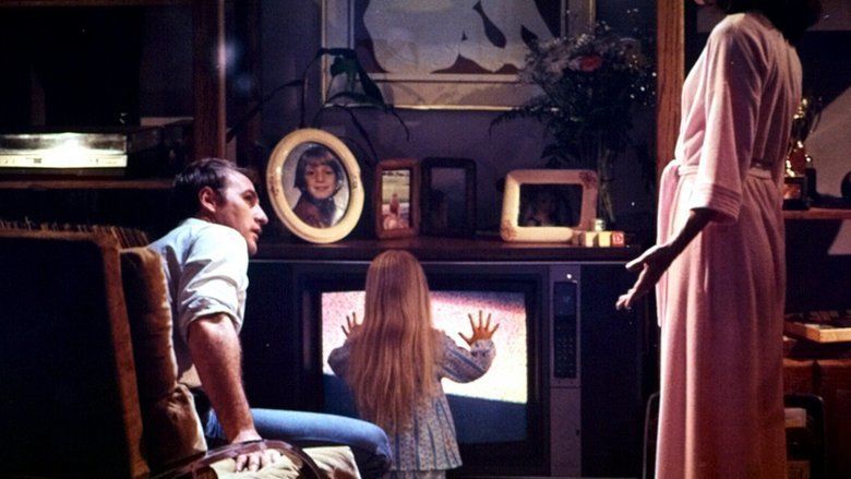 Poltergeist (1982 film) movie scenes
