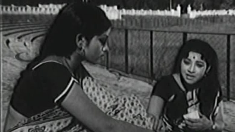 Sollathaan Ninaikkiren movie scenes