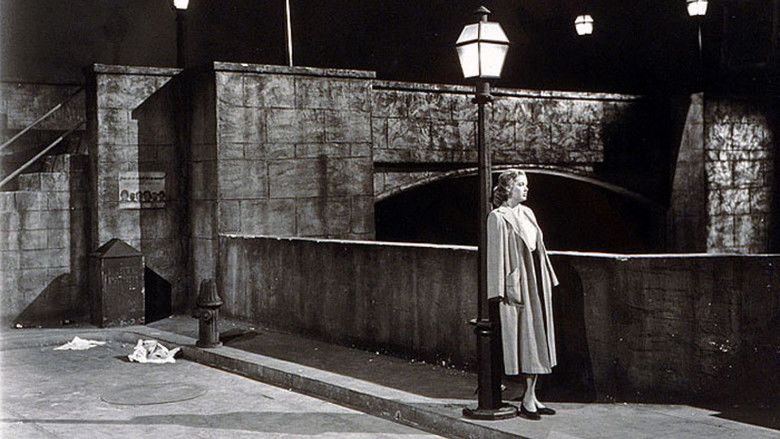The Girl on the Bridge (1951 film) movie scenes