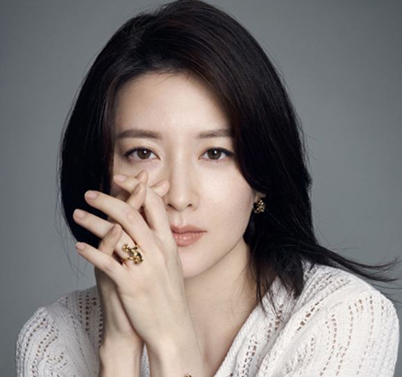 A. E. Lee Lee Young Ae Opens Up About Balancing Her Roles as a