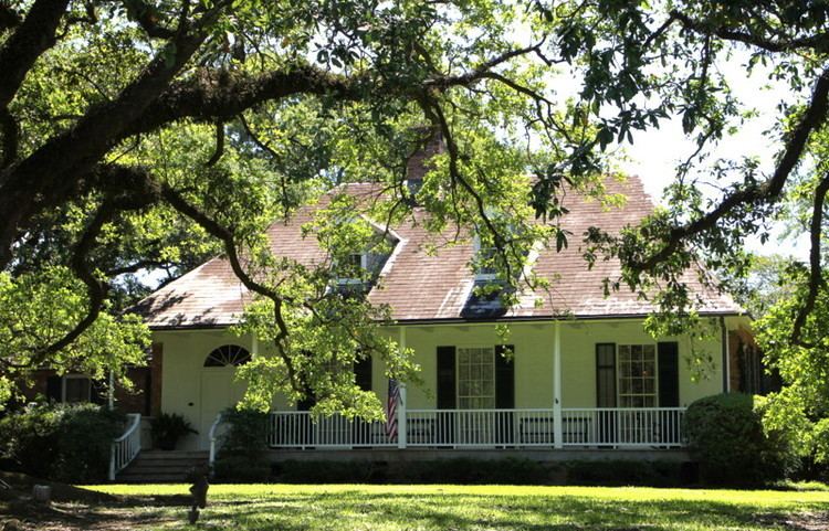 A. Hays Town 18 Design Features of A Hays Town Style Houses