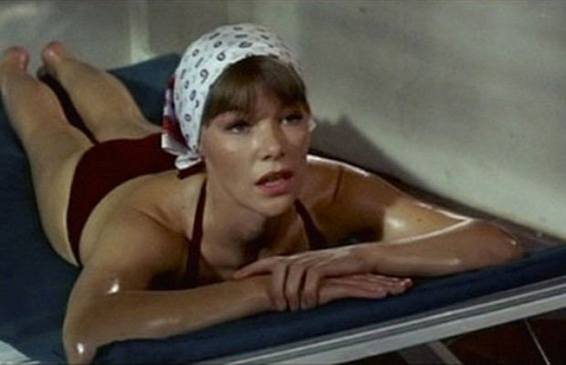 A Touch of Class (film) movie scenes A Touch of Class 1973 Award won Best Actress Glenda Jackson 