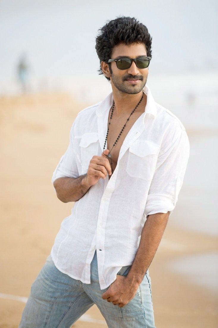 Aadhi Pinisetty Aadi Pinisetty Latest Photo Shoot 25CineFrames