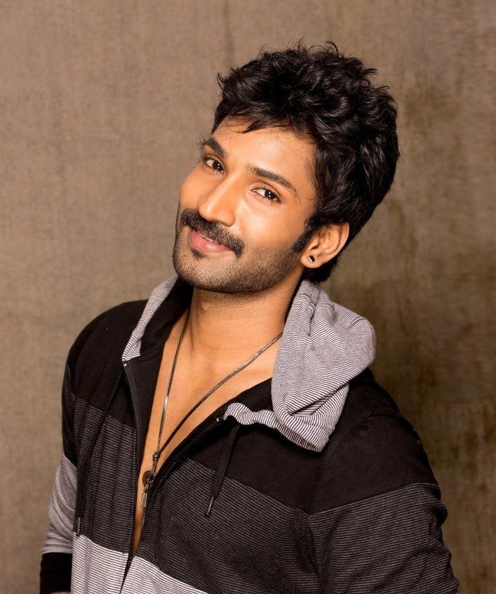 Aadhi Pinisetty Aadhi Pinishetty Biodata Profile Biography Family Photos Tollywood