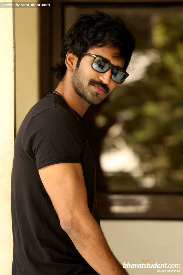 Aadhi Pinisetty Aadhi Pinisetty Photo Gallery Aadhi Pinisetty Stills Aadhi