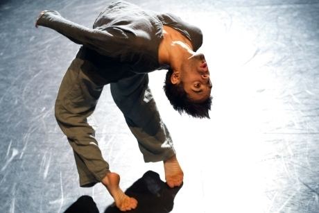 Aakash Odedra Rising Aakash Odedra Robin Howard Dance Theatre The Place