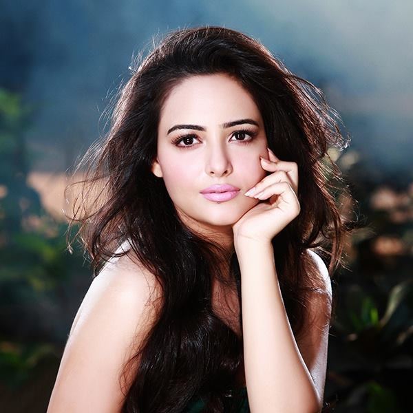 Aanchal Munjal Aanchal Munjal to feature in the 1000th Episode of Savdhan