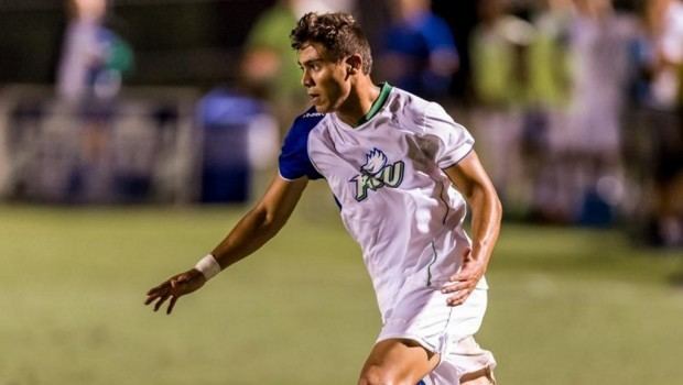 Aaron Guillen FC Dallas sign Homegrown Player Aaron Guillen after standout career