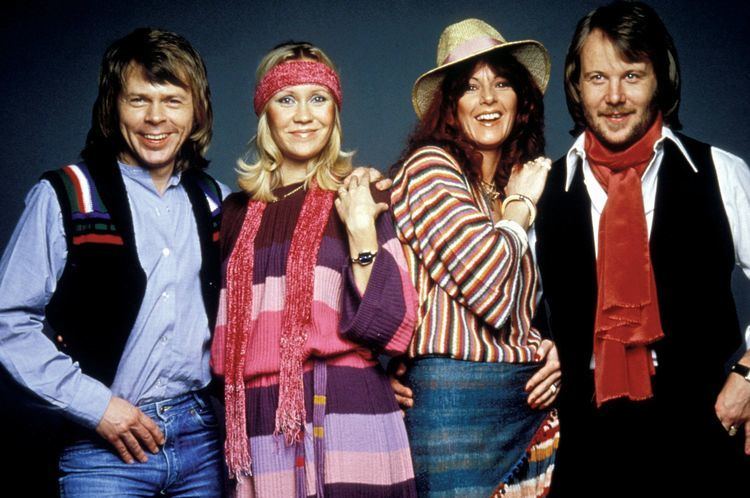 ABBA ABBA reunite on stage for first time in 30 years at Mamma Mia themed