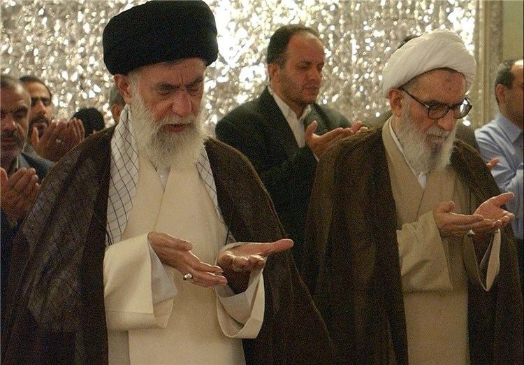 Abbas Vaez-Tabasi Leader condoles passing away of Iranian cleric Vaez Tabasi