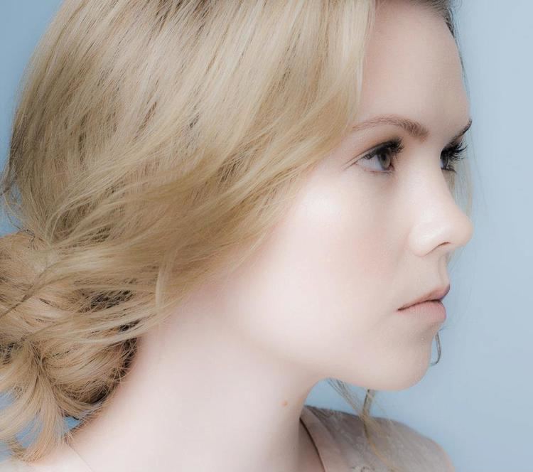 Abbie Cobb actress Mag Mire Page 2
