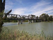 Abbotsford Bridge httpsuploadwikimediaorgwikipediacommonsthu