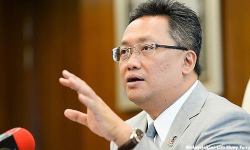Abdul Rahman Dahlan 5 lessons from Tony Pua calling the Housing Minister a chicken