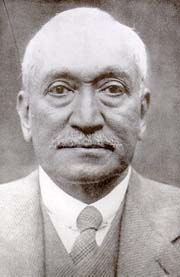 Abdullah Yusuf Ali Portrait.jpg