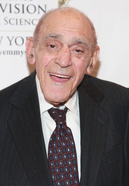 Abe Vigoda Abe Vigoda A Fish Called Longevity The Quark In The Road